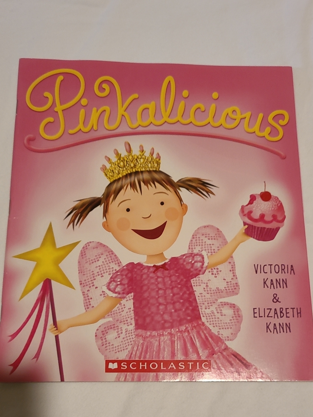5 Scholastic Goldilicious Emeraldalicious Pinkalicious Books By Victoria Kann - Picture 6 of 12
